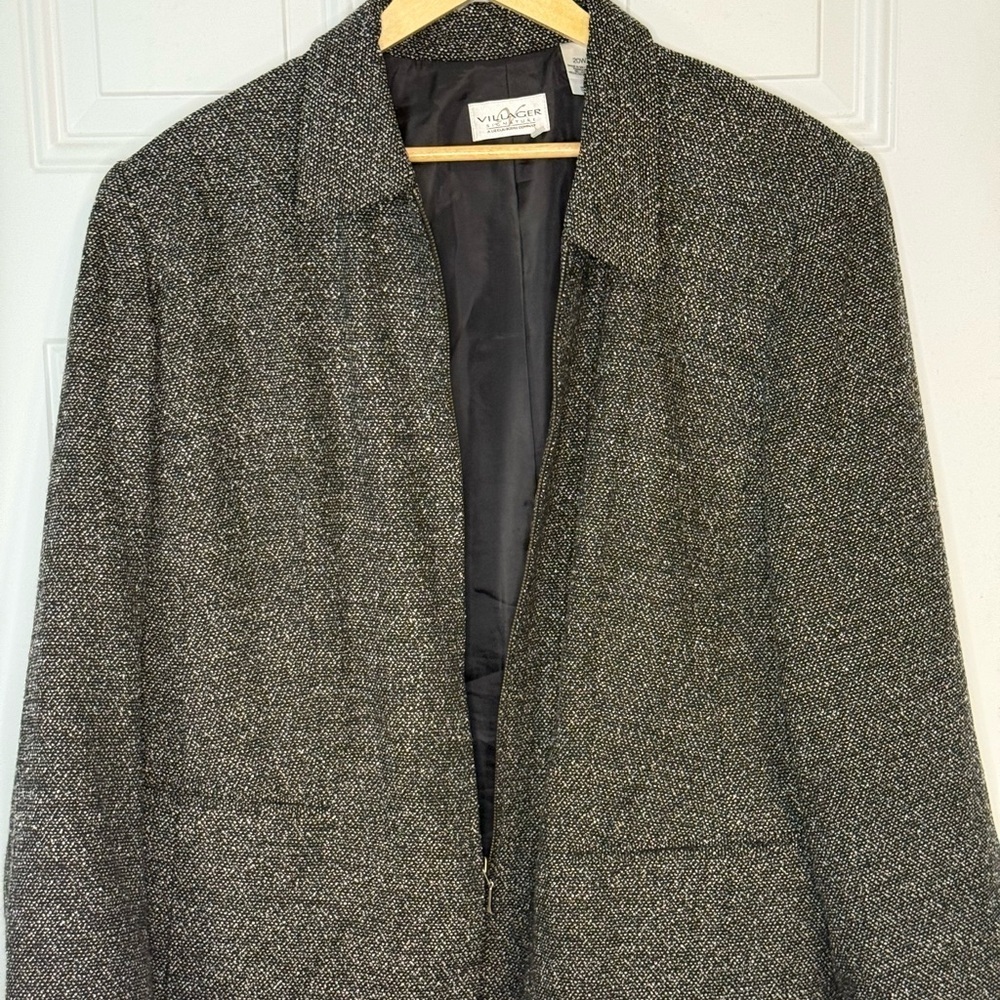 Van Heusen women’s Gray Blazer - Picture 2 of 4